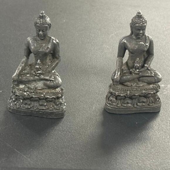 Pair of Miniature Metal Thai Amulets Pra Kring - Picture 2 of 7